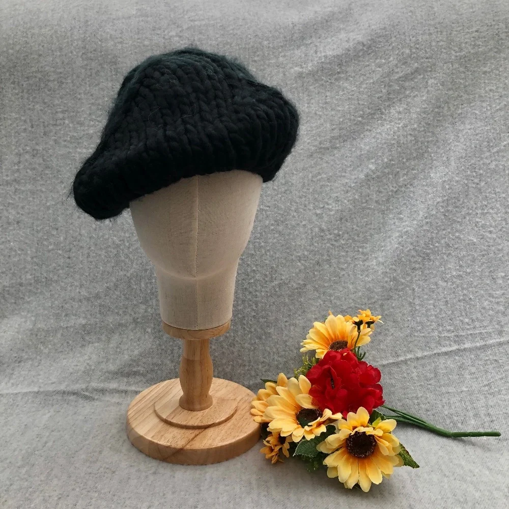 NWOT - Deep Black Thick Knit Beret - Picture 1 of 10